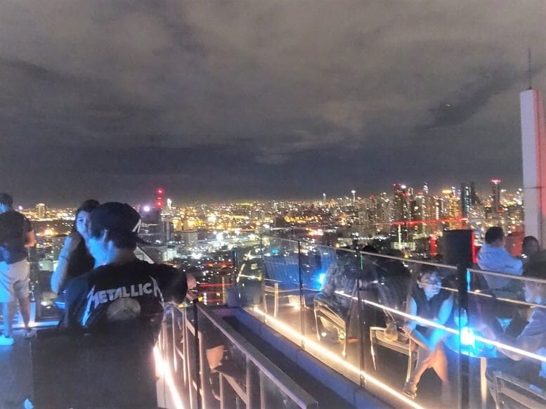 タイのスカイバーならドレスコード無しで入れるオクターブで決まり！